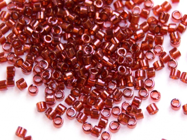 Miyuki Delica 11/0 1,6mm transparent luster Garnet 100g