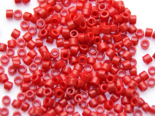 Miyuki Delica 11/0 1,6mm Opaque Red Dyed Color 5g