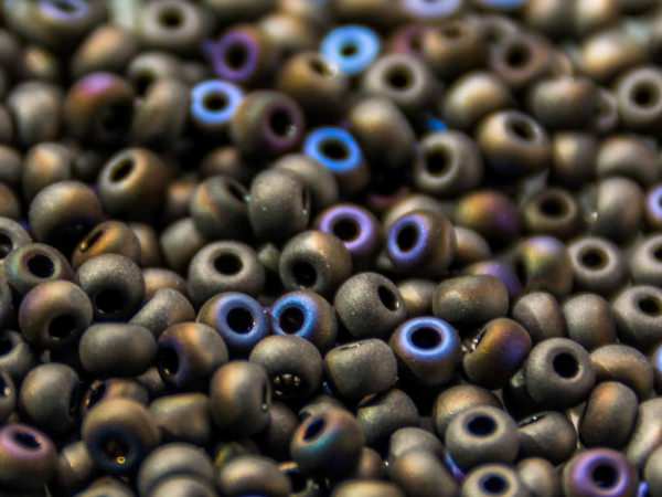 Rocailles 2,6mm schwarz matt Azuro