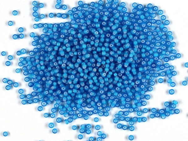 Rocailles 2,6mm 9/0 Glasfarbeinzug-weiß hellblau