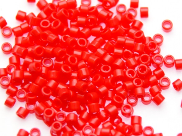 Miyuki Delica 11/0 1,6mm Opaque Red 5g